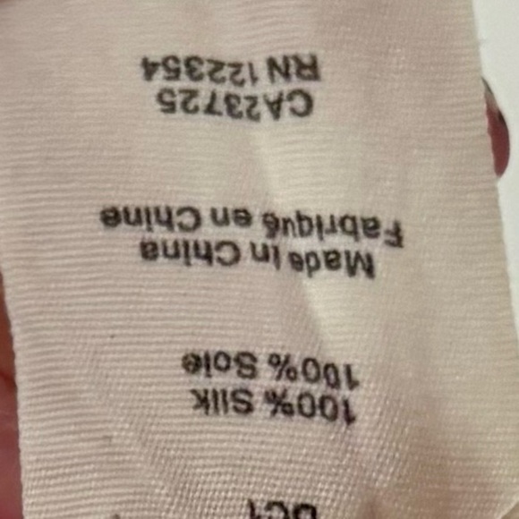 Wilfred| Aritzia| Cute Ivory 100% Silk Sleeveless Racerback Tank Top Sz XXS - Picture 3 of 3